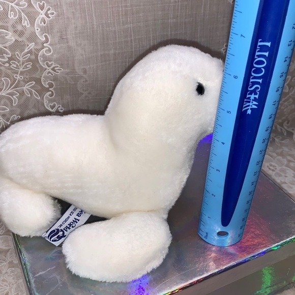 Vintage 1986 Sea World 7" white seal plush stuffed animal - Picture 6 of 9